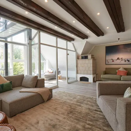 With A Fireplace Just 10 Minutes From The Beach *